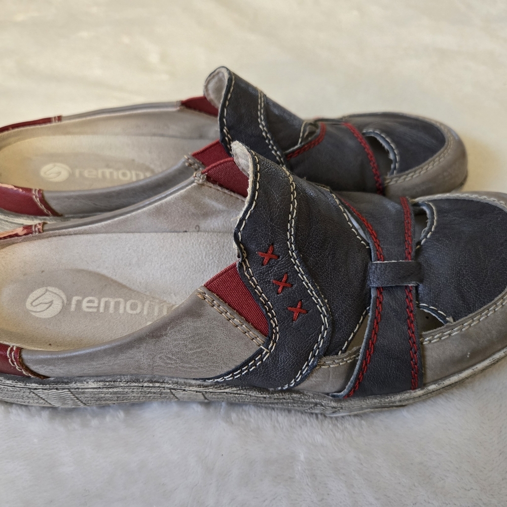 Remonte Women's Gray and Red Mules